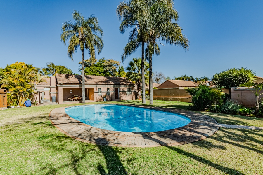2 Bedroom Property for Sale in Faerie Glen Gauteng