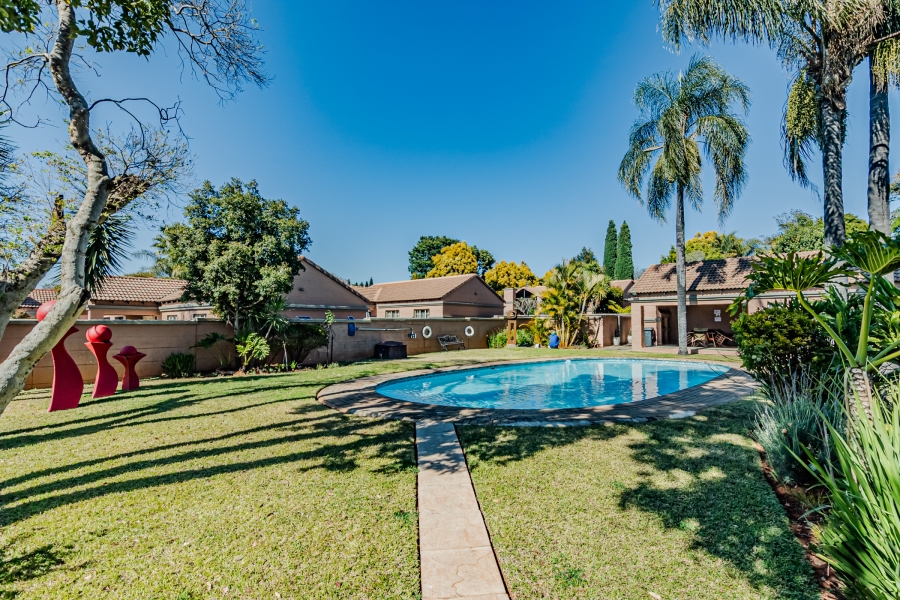 2 Bedroom Property for Sale in Faerie Glen Gauteng
