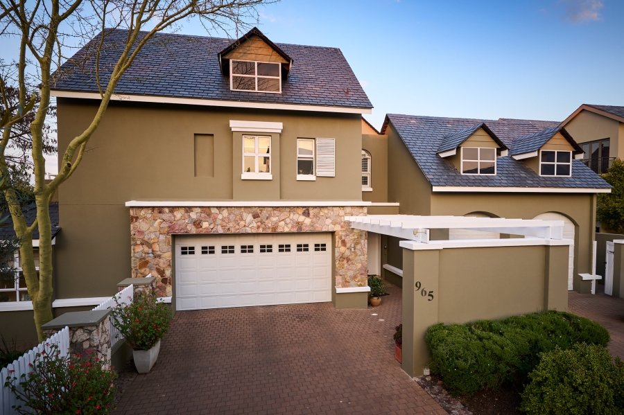 4 Bedroom Property for Sale in Waterfall Country Estate Gauteng