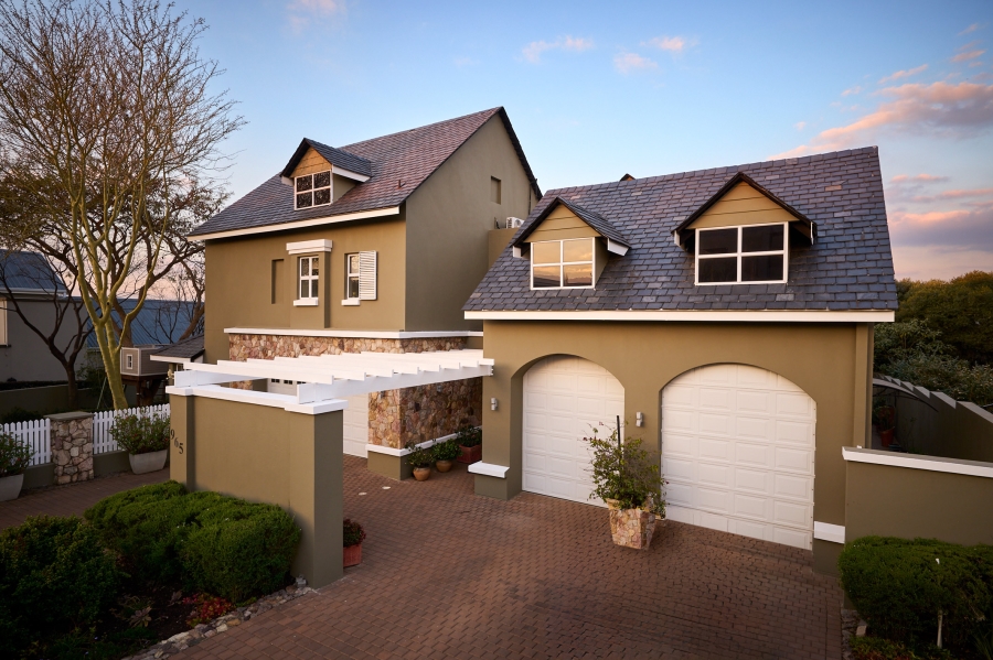 4 Bedroom Property for Sale in Waterfall Country Estate Gauteng