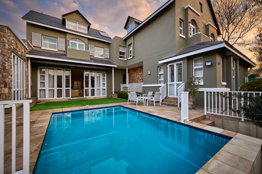 4 Bedroom Property for Sale in Waterfall Country Estate Gauteng