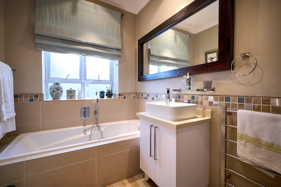 4 Bedroom Property for Sale in Waterfall Country Estate Gauteng