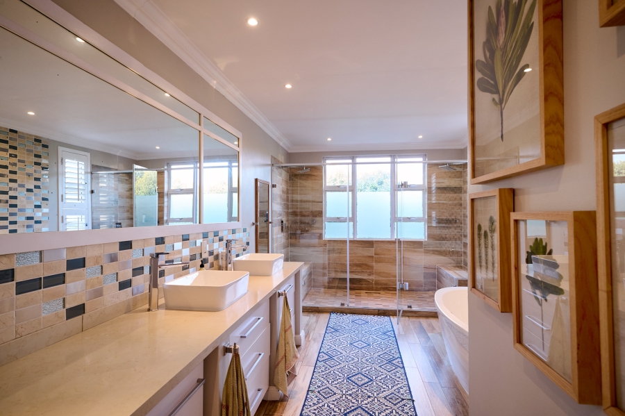4 Bedroom Property for Sale in Waterfall Country Estate Gauteng
