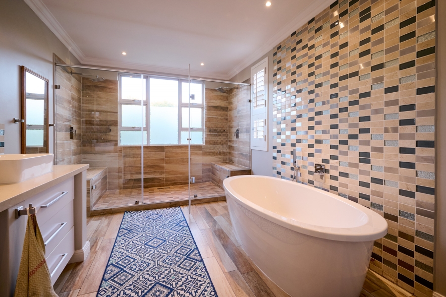 4 Bedroom Property for Sale in Waterfall Country Estate Gauteng