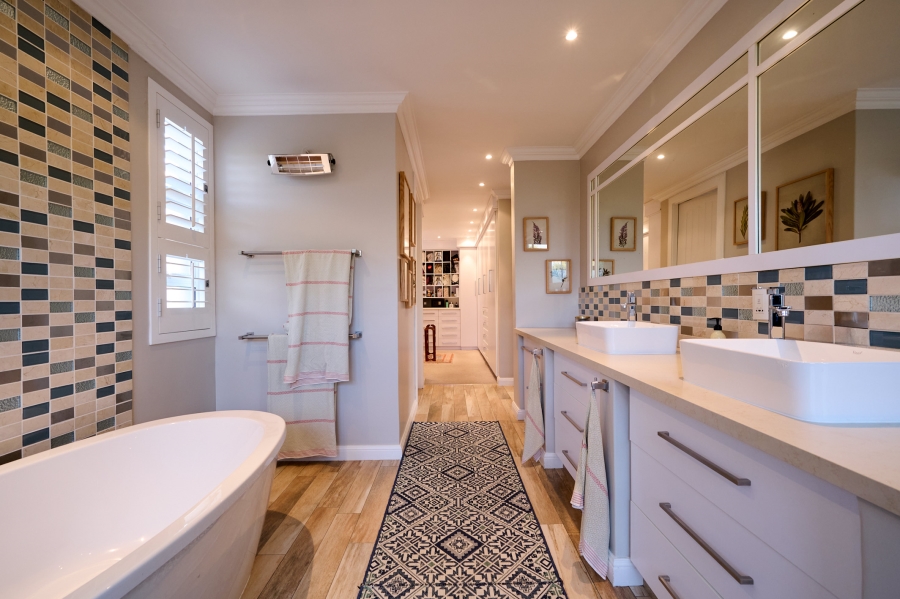 4 Bedroom Property for Sale in Waterfall Country Estate Gauteng