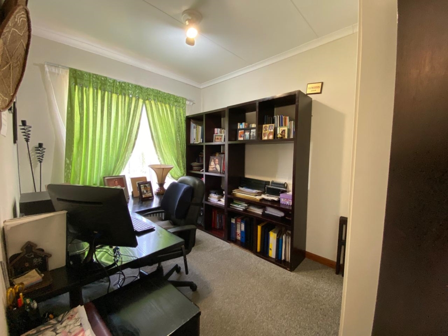 3 Bedroom Property for Sale in Wilgeheuwel Gauteng