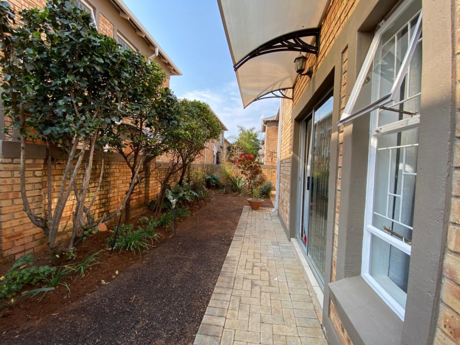 3 Bedroom Property for Sale in Wilgeheuwel Gauteng