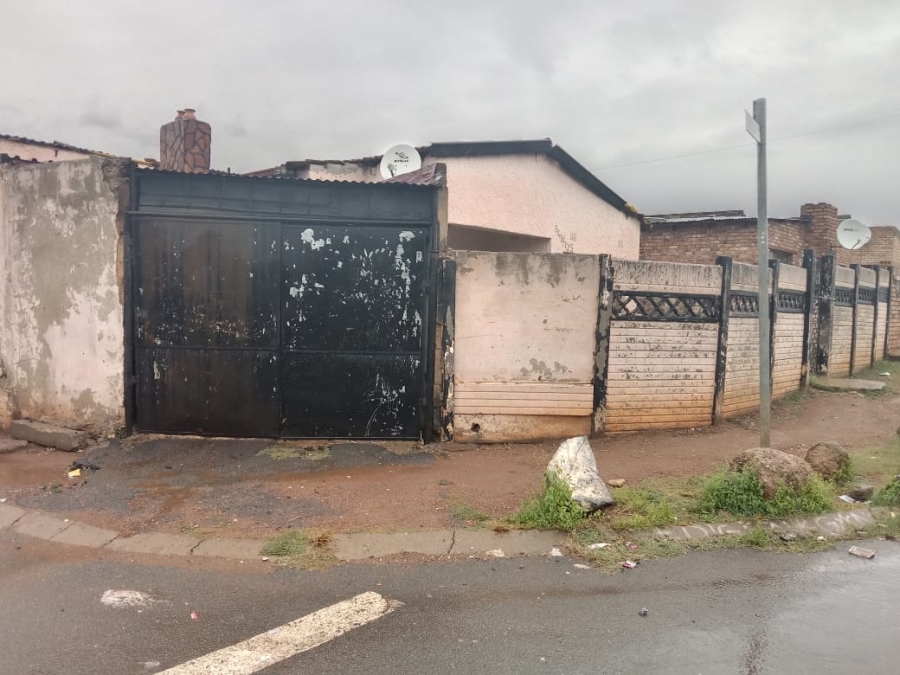 3 Bedroom Property for Sale in Dhlamini Gauteng