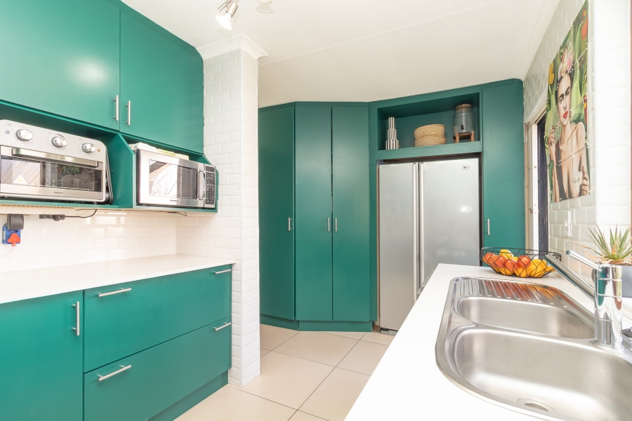 3 Bedroom Property for Sale in Magaliessig Gauteng