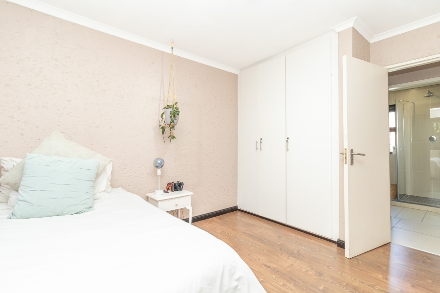 3 Bedroom Property for Sale in Magaliessig Gauteng