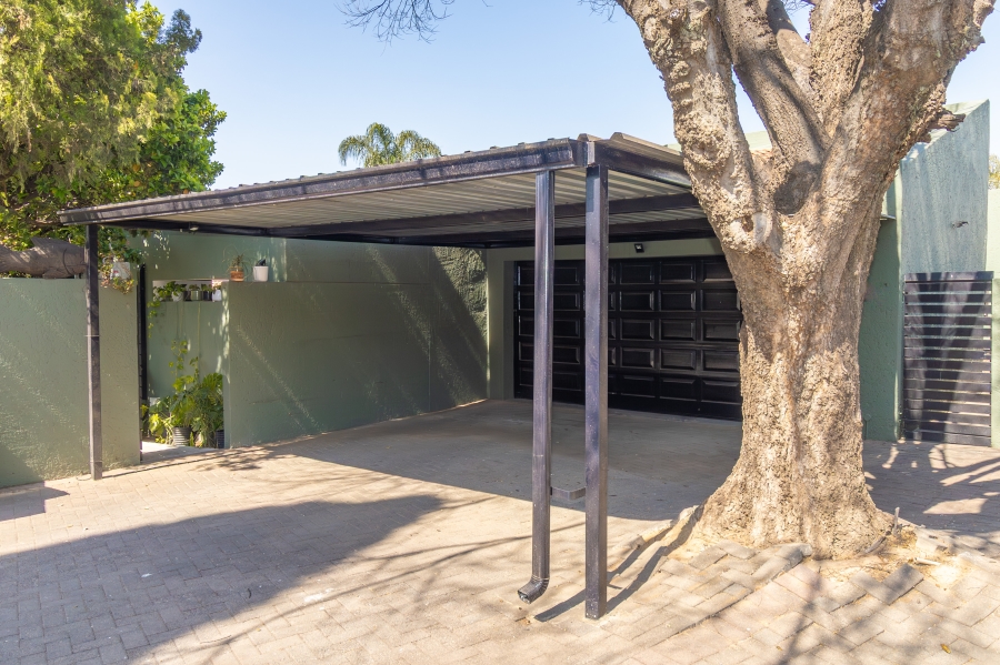 3 Bedroom Property for Sale in Magaliessig Gauteng