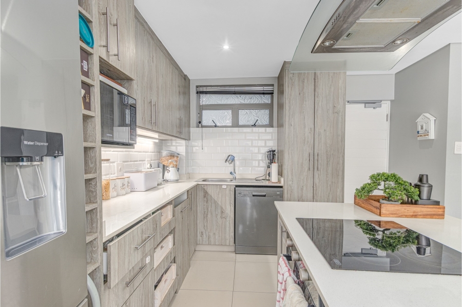 2 Bedroom Property for Sale in Broadacres Gauteng