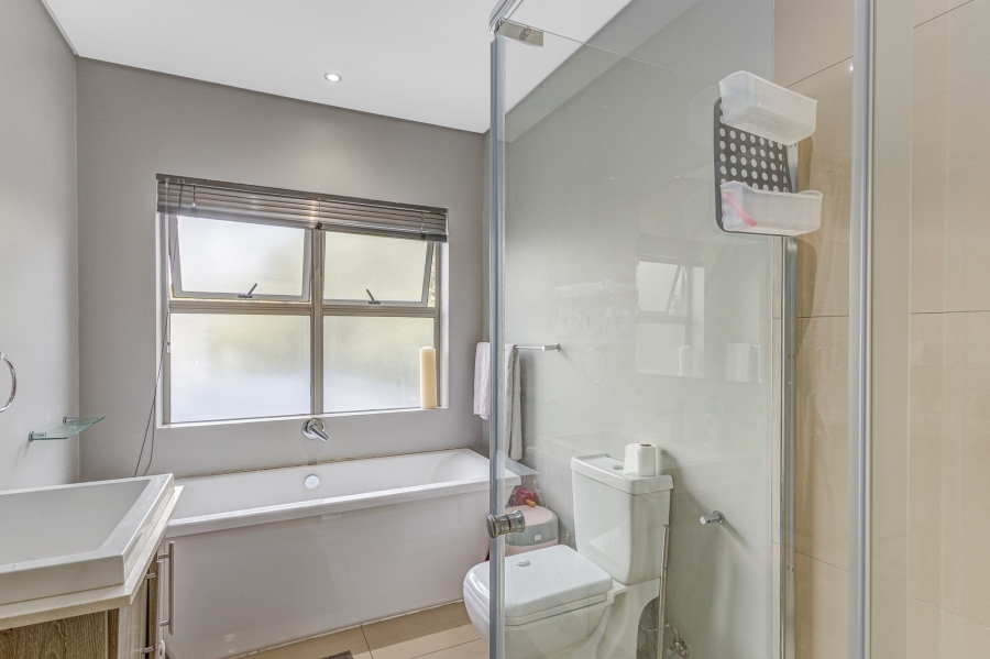 2 Bedroom Property for Sale in Broadacres Gauteng