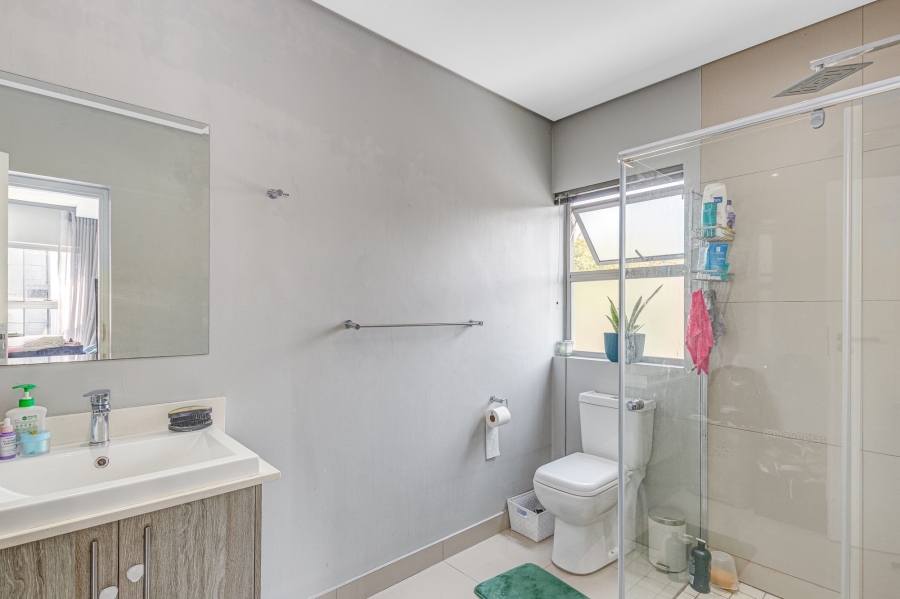 2 Bedroom Property for Sale in Broadacres Gauteng