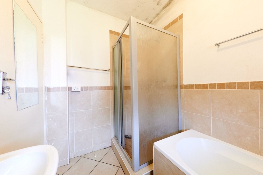 To Let 2 Bedroom Property for Rent in Noordwyk Gauteng