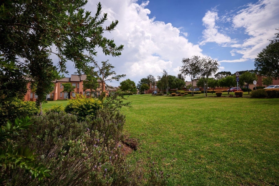 To Let 2 Bedroom Property for Rent in Noordwyk Gauteng