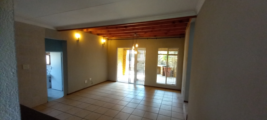To Let 3 Bedroom Property for Rent in Kenmare Gauteng