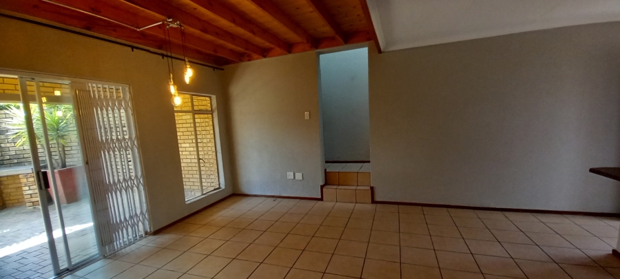 To Let 3 Bedroom Property for Rent in Kenmare Gauteng