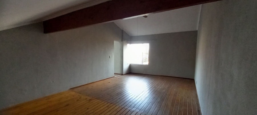 To Let 3 Bedroom Property for Rent in Kenmare Gauteng