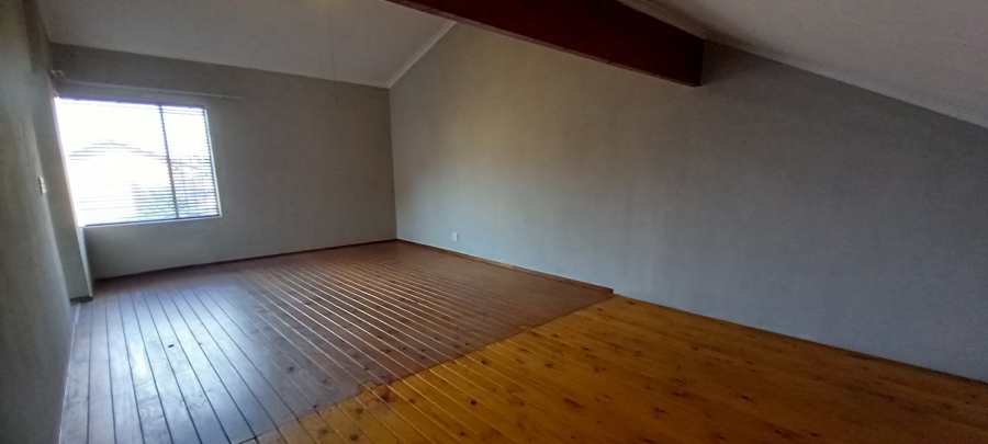 To Let 3 Bedroom Property for Rent in Kenmare Gauteng