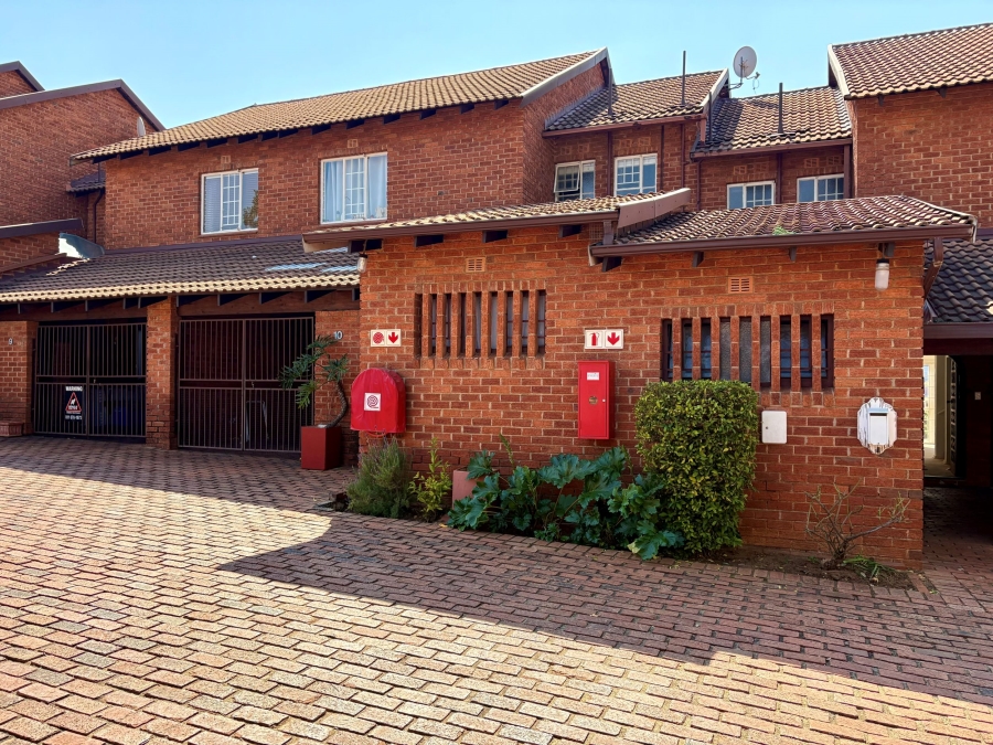 3 Bedroom Property for Sale in Fairland Gauteng