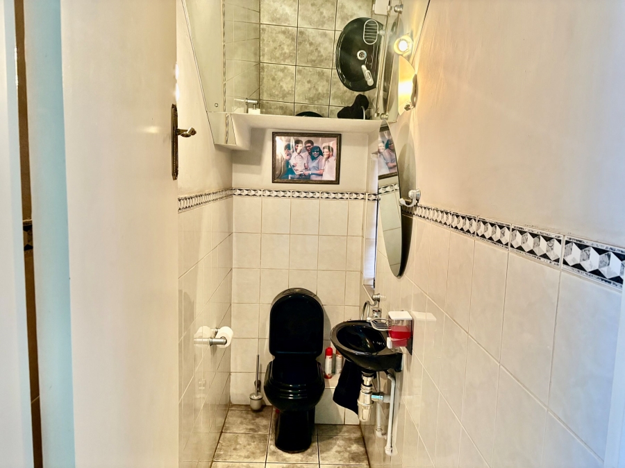 3 Bedroom Property for Sale in Fairland Gauteng