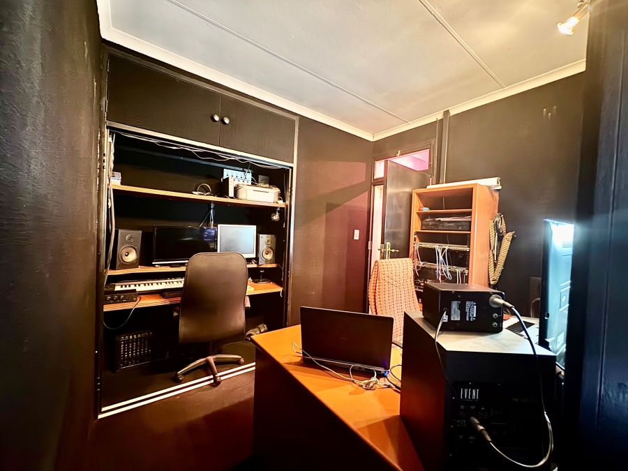 3 Bedroom Property for Sale in Fairland Gauteng
