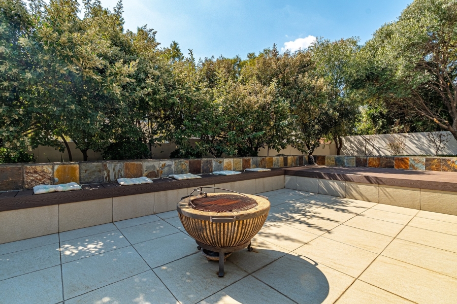 5 Bedroom Property for Sale in Waterfall Country Estate Gauteng