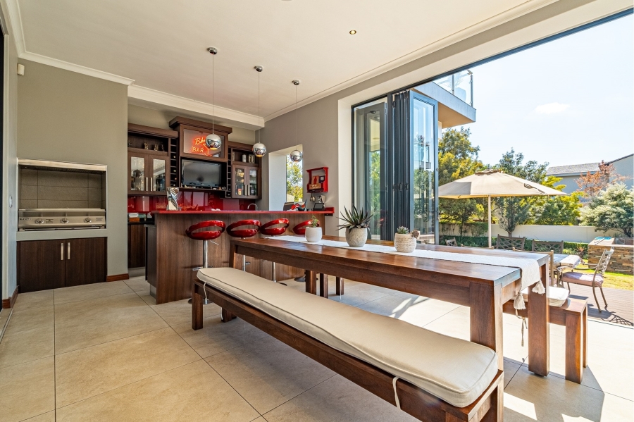 5 Bedroom Property for Sale in Waterfall Country Estate Gauteng