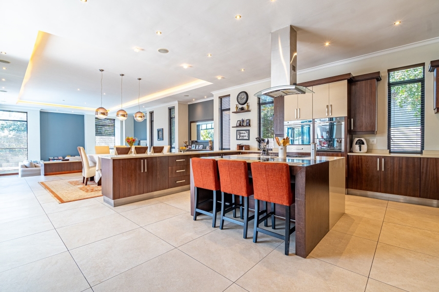 5 Bedroom Property for Sale in Waterfall Country Estate Gauteng