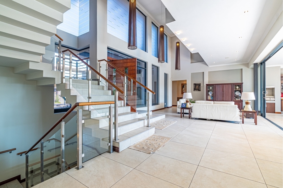 5 Bedroom Property for Sale in Waterfall Country Estate Gauteng