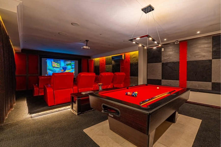 5 Bedroom Property for Sale in Waterfall Country Estate Gauteng