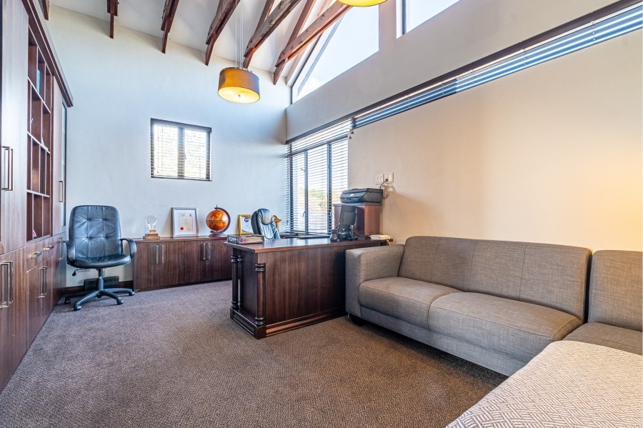 5 Bedroom Property for Sale in Waterfall Country Estate Gauteng