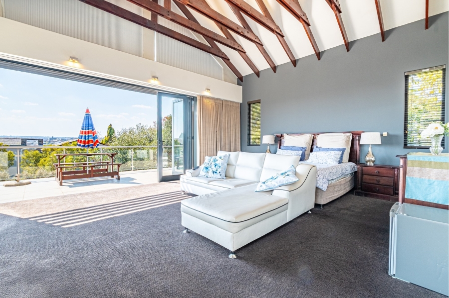 5 Bedroom Property for Sale in Waterfall Country Estate Gauteng