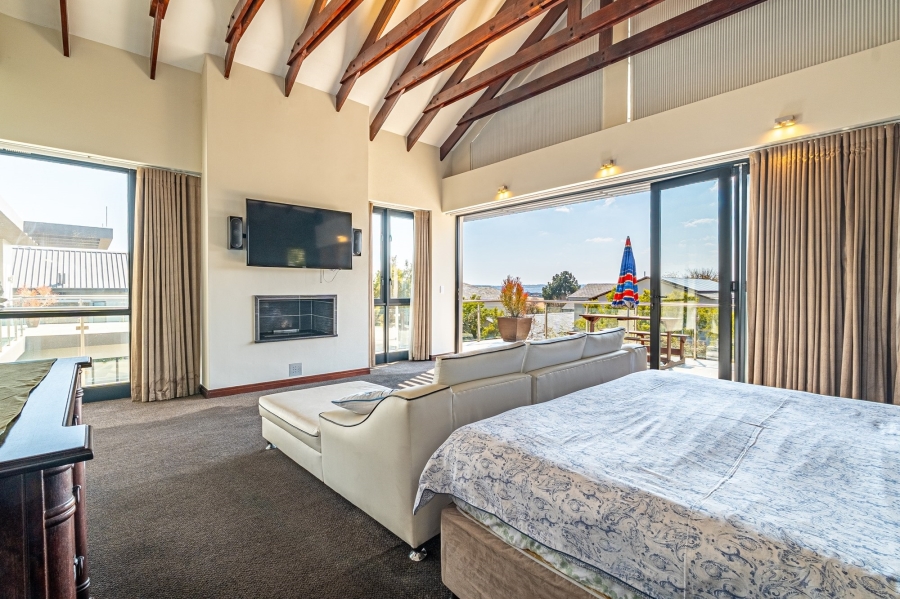 5 Bedroom Property for Sale in Waterfall Country Estate Gauteng