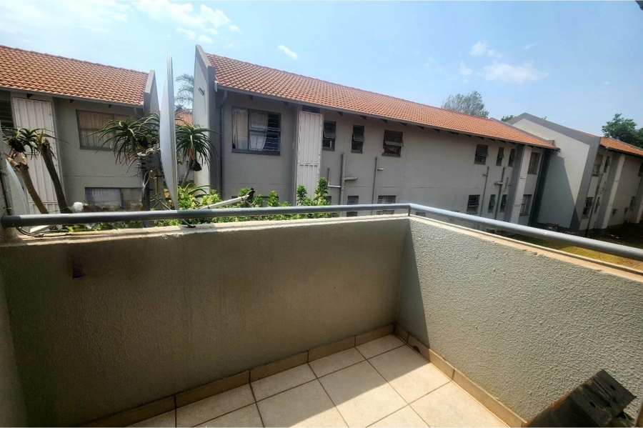 3 Bedroom Property for Sale in Die Hoewes Gauteng