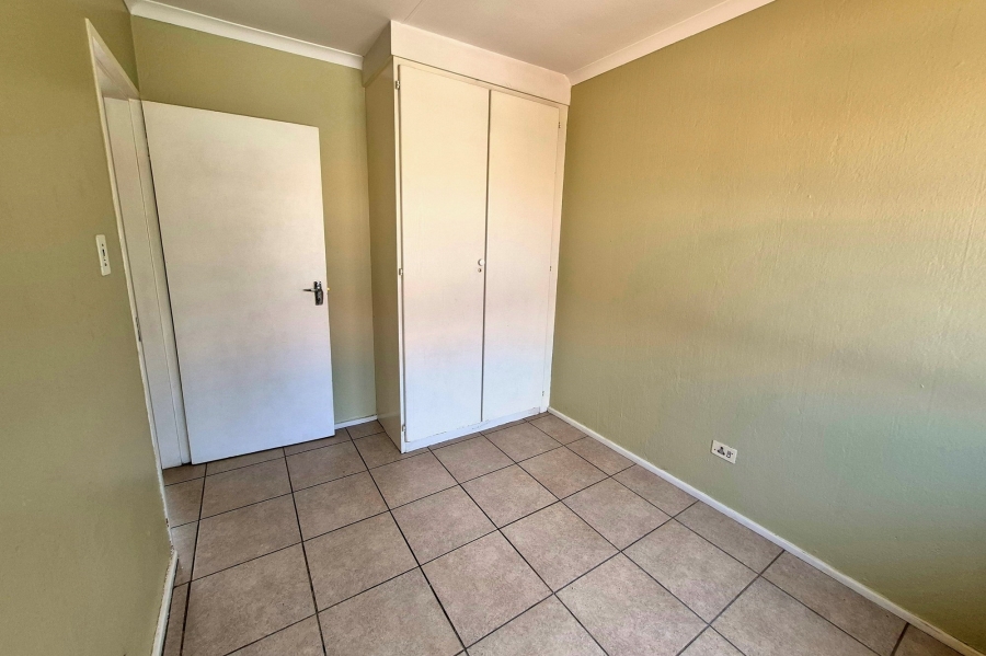 3 Bedroom Property for Sale in Die Hoewes Gauteng