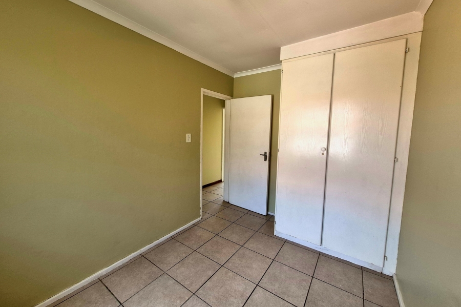 3 Bedroom Property for Sale in Die Hoewes Gauteng