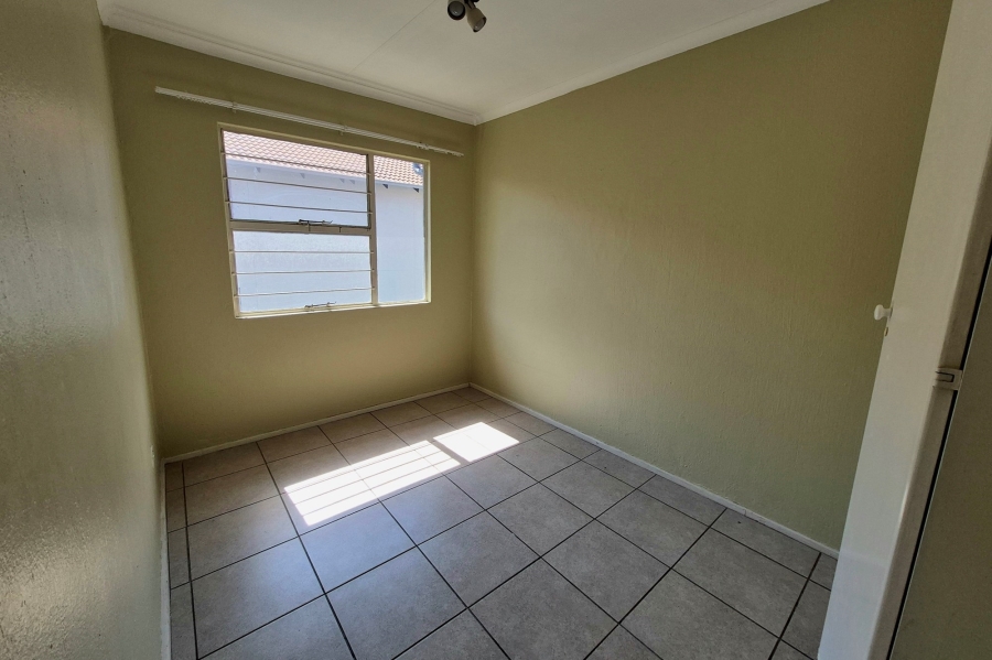 3 Bedroom Property for Sale in Die Hoewes Gauteng