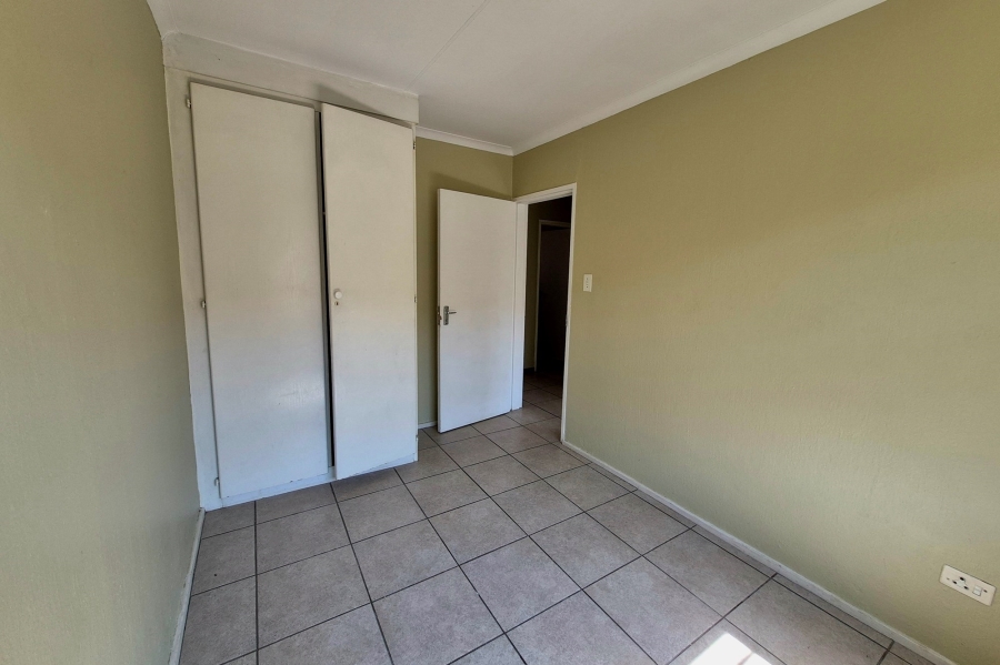 3 Bedroom Property for Sale in Die Hoewes Gauteng