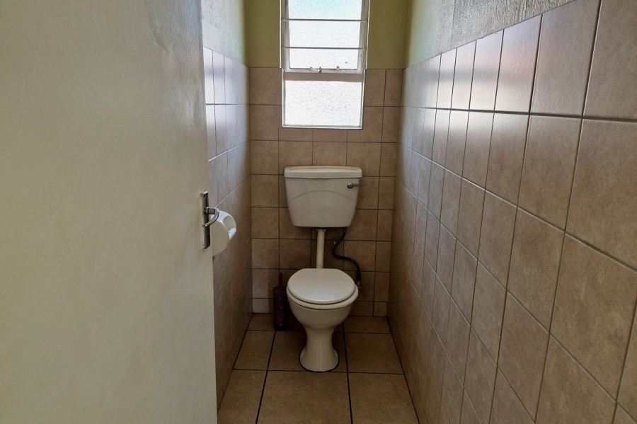 3 Bedroom Property for Sale in Die Hoewes Gauteng