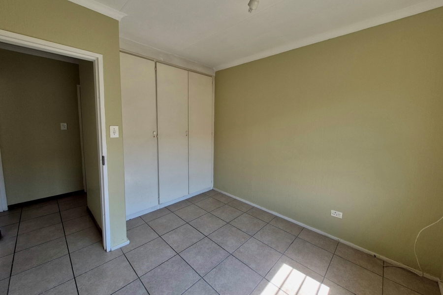 3 Bedroom Property for Sale in Die Hoewes Gauteng