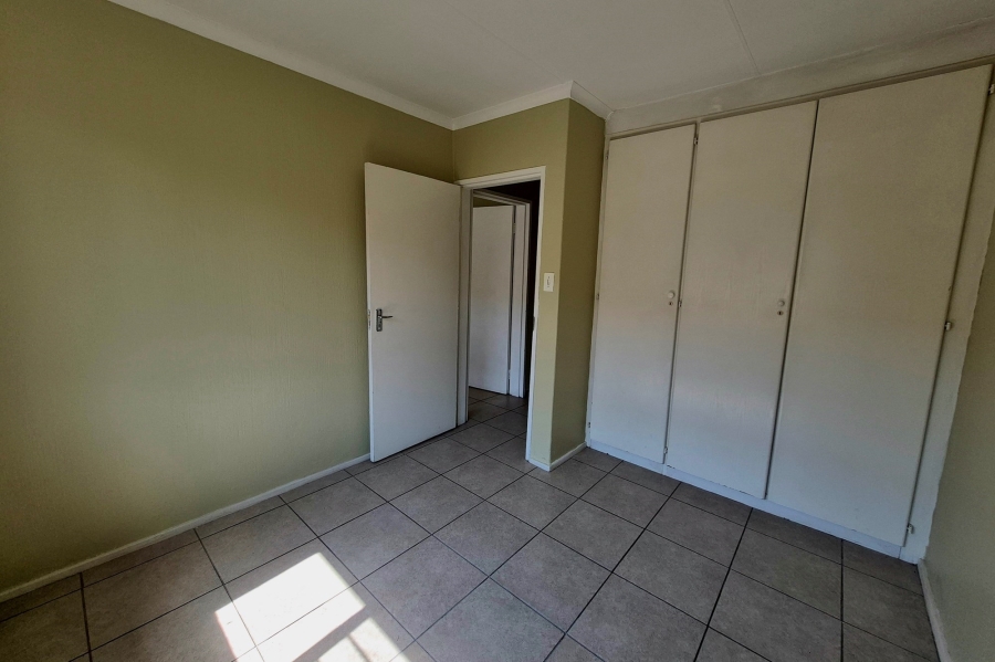 3 Bedroom Property for Sale in Die Hoewes Gauteng
