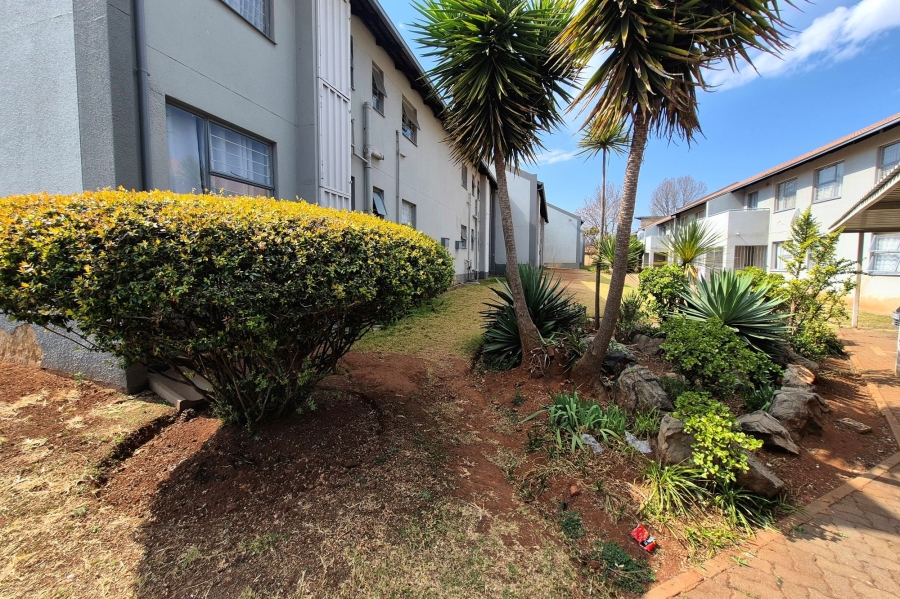 3 Bedroom Property for Sale in Die Hoewes Gauteng