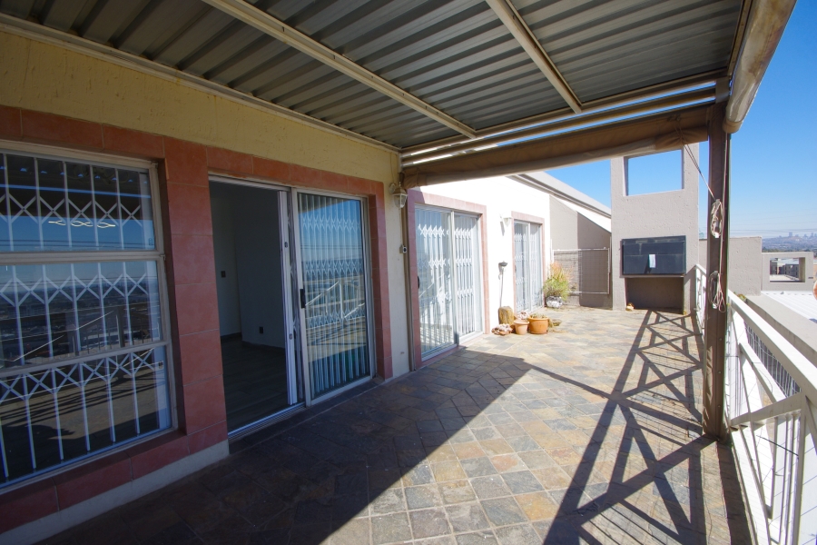 3 Bedroom Property for Sale in Sunnyrock Gauteng