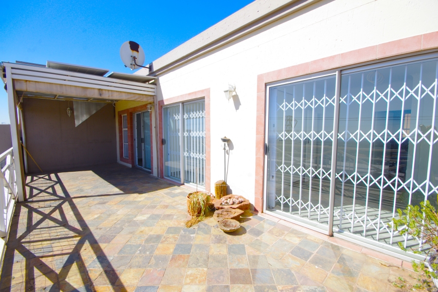 3 Bedroom Property for Sale in Sunnyrock Gauteng