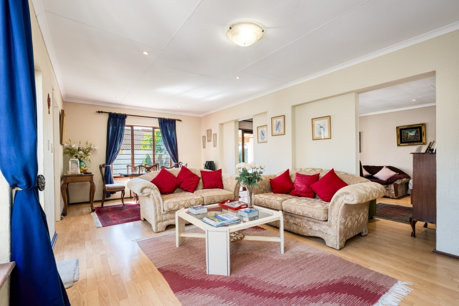 4 Bedroom Property for Sale in Douglasdale Gauteng