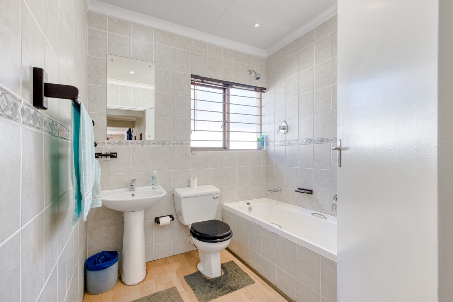 4 Bedroom Property for Sale in Douglasdale Gauteng