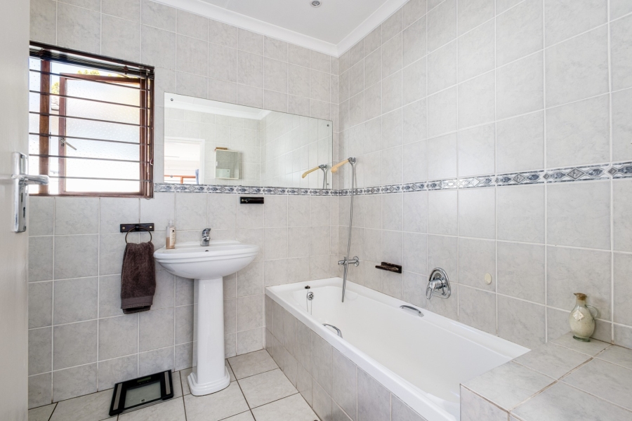 4 Bedroom Property for Sale in Douglasdale Gauteng