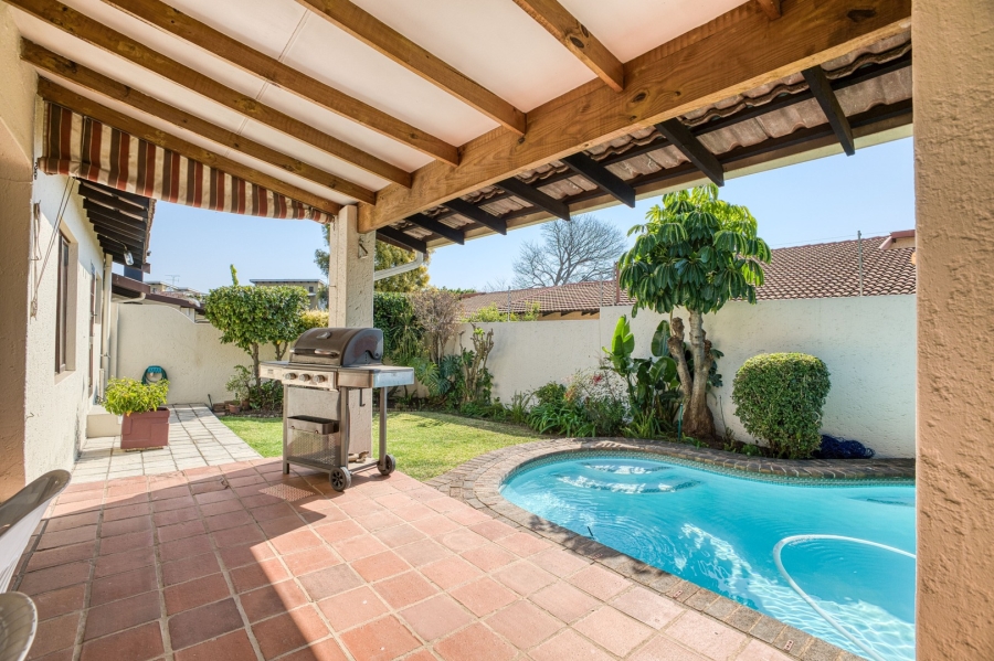 4 Bedroom Property for Sale in Douglasdale Gauteng